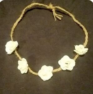 Floral Rope Necklace with White Flowers